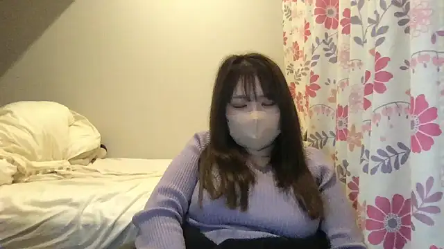 Snapshot of honoka_0011 chatting on 11-25-25, 10:04 honoka 0011 online show from 11-25-25, 10:04