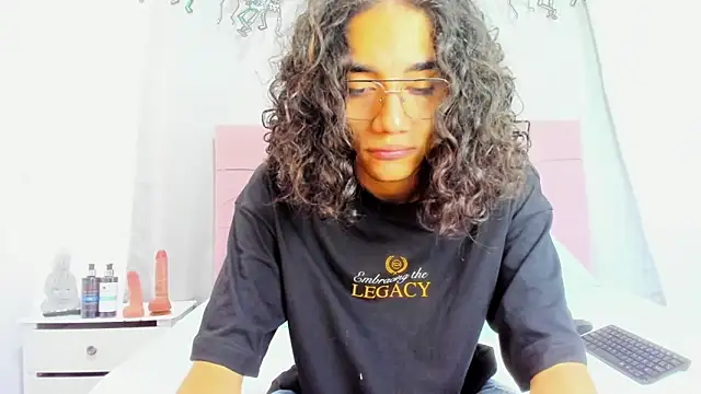 EthanBlackwoodd online show from 12-19-25, 08:00