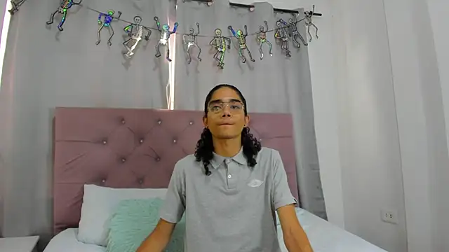 EthanBlackwoodd online show from 12-05-25, 07:45