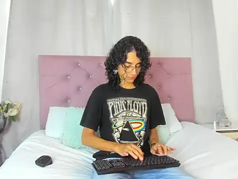EthanBlackwoodd online show from 10-21-25, 07:46