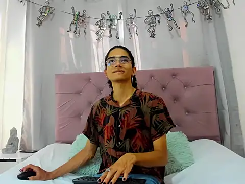 EthanBlackwoodd online show from 11-21-25, 08:08