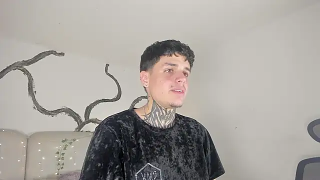 Declan-Fox online show from 11-23-25, 05:17