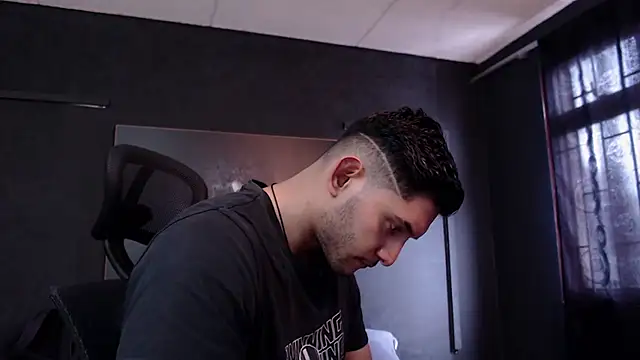 RichardMilleer online show from 04-09-26, 02:45