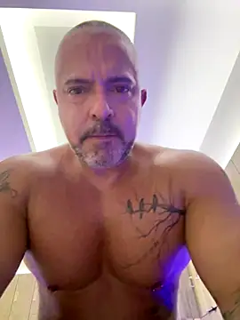 Snapshot of 3totangox chatting on 10-15-25, 10:12 3totangox online show from 10-15-25, 10:12