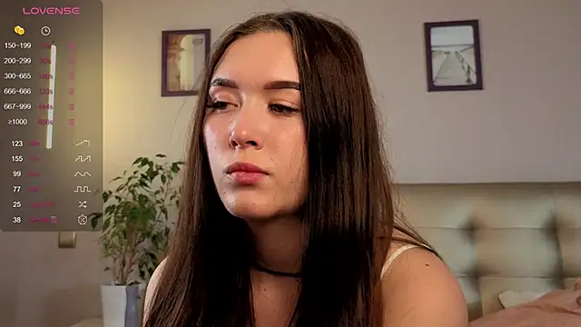 Snapshot of AlinaOrf chatting on 10-02-25, 03:37 AlinaOrf online show from 10-02-25, 03:37