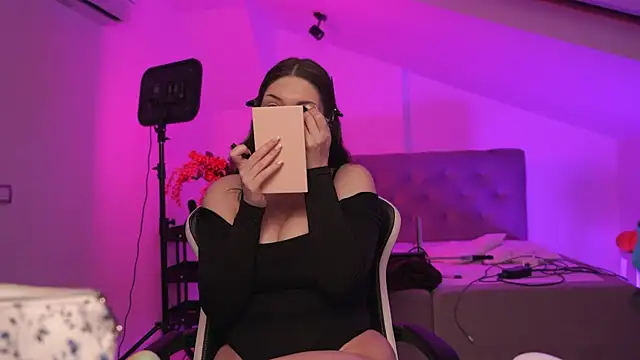 Jessasmith online show from 11-26-25, 08:03