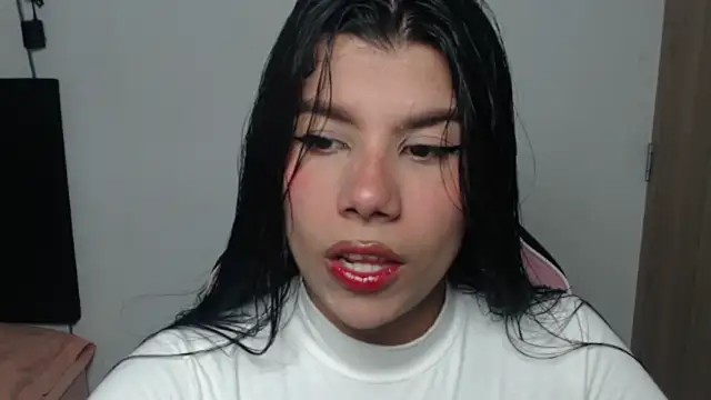 Snapshot of MayaScott11 chatting on 05-03-26, 07:06 MayaScott11 online show from 05-03-26, 07:06