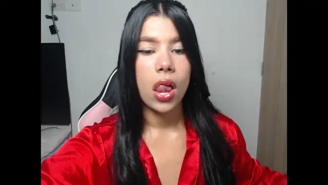 Snapshot of MayaScott11 chatting on 05-25-26, 07:12 MayaScott11 online show from 05-25-26, 07:12