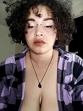 Julie wallace online show from 11-07-25, 09:52