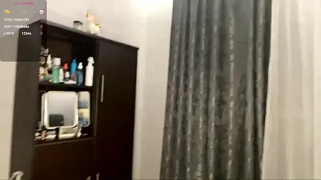 Snapshot of YourLittleElfie chatting on 09-19-25, 03:05 YourLittleElfie online show from 09-19-25, 03:05