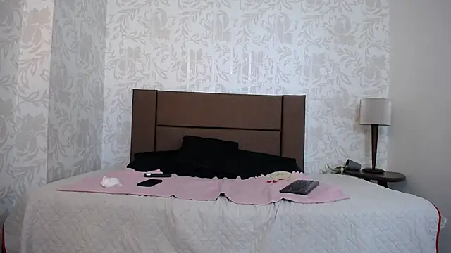Snapshot of Ava_Raye chatting on 05-15-26, 06:50 Ava Raye online show from 05-15-26, 06:50