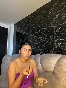 Snapshot of Isabella_Montoya chatting on 09-22-25, 01:06 Isabella Montoya online show from 09-22-25, 01:06