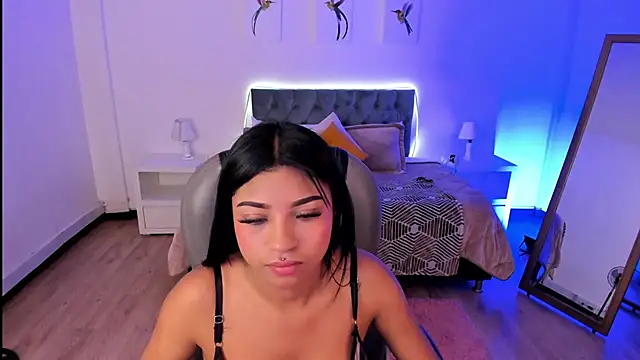 Sofia collen  online show from 10-30-25, 07:55