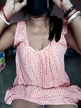 Snapshot of Bengalibeauty96 chatting on 06-17-26, 12:43 Bengalibeauty96 online show from 06-17-26, 12:43