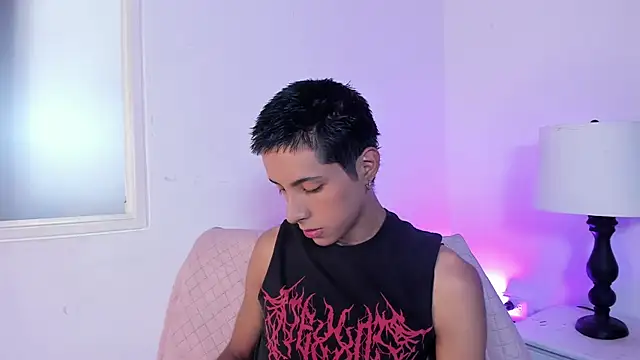 EstivenSallas online show from 09-18-25, 08:12