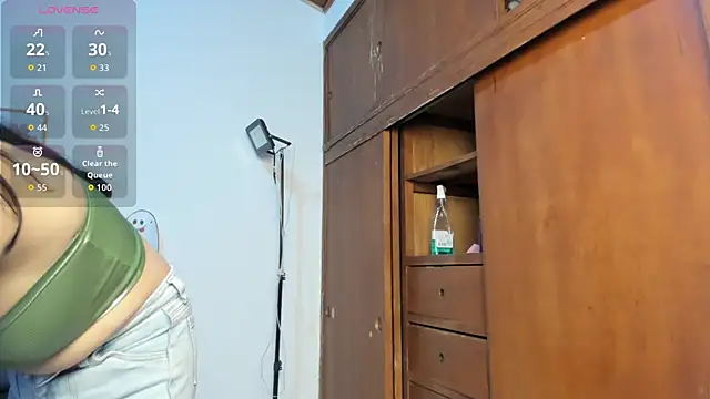 CeletheJones online show from 11-29-25, 06:08