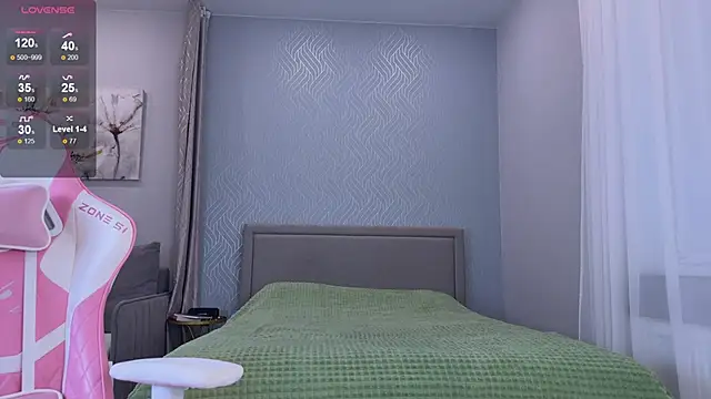 Snapshot of Madison_Davies_ chatting on 10-01-25, 04:28 Madison Davies  online show from 10-01-25, 04:28