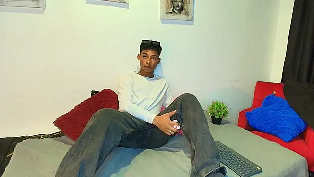 Snapshot of CoffeNaughty_nom chatting on 09-16-25, 03:40 CoffeNaughty nom online show from 09-16-25, 03:40