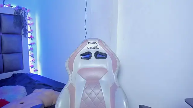 abbiecollins js online show from 03-31-26, 04:25