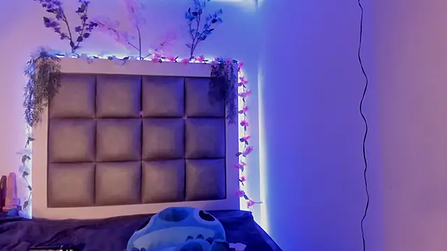 Snapshot of abbiecollins_js chatting on 02-12-26, 03:17 abbiecollins js online show from 02-12-26, 03:17