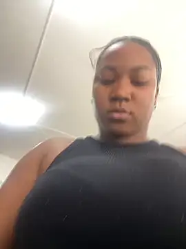 Snapshot of Karol_sexy23 chatting on 10-17-25, 03:14 Karol sexy23 online show from 10-17-25, 03:14