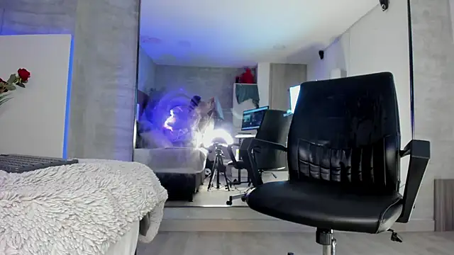 Amber Santana online show from 03-12-26, 01:33