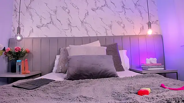 Amber Santana online show from 10-07-25, 08:43