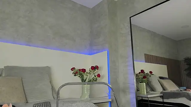 Amber Santana online show from 04-11-26, 12:51