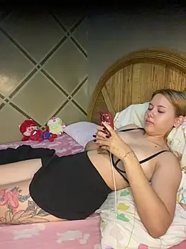 Snapshot of coupleyys chatting on 07-31-26, 08:50 coupleyys online show from 07-31-26, 08:50