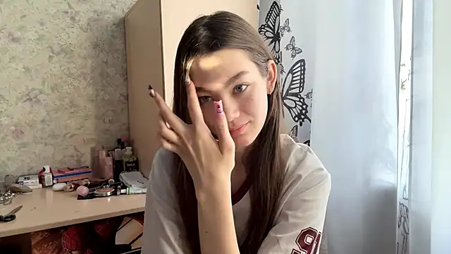 Snapshot of Cuteviola chatting on 02-16-26, 12:42 Cuteviola online show from 02-16-26, 12:42