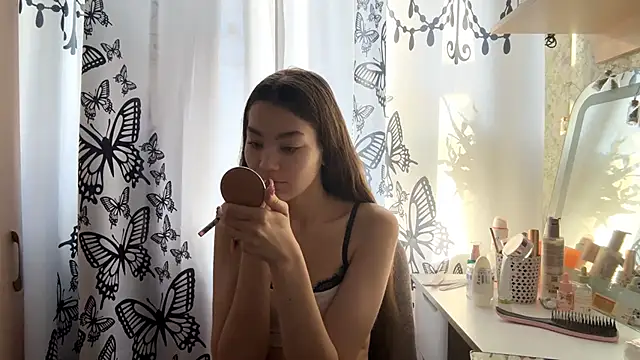 Snapshot of Cuteviola chatting on 02-09-26, 12:52 Cuteviola online show from 02-09-26, 12:52