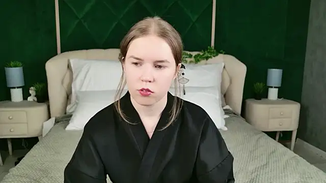 Alida Brice online show from 12-04-25, 03:22