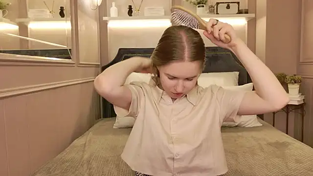 Alida Brice online show from 12-14-25, 08:09