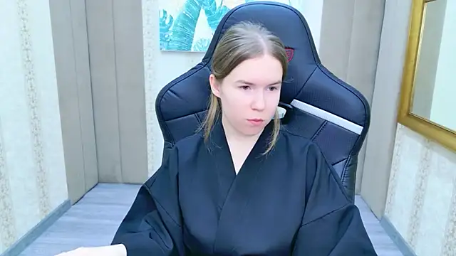 Alida Brice online show from 12-18-25, 05:45