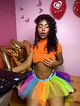 PrettyTiana  online show from 10-08-25, 09:15