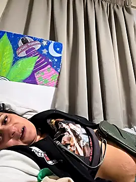 Snapshot of Trixtbang chatting on 09-28-25, 04:14 Trixtbang online show from 09-28-25, 04:14