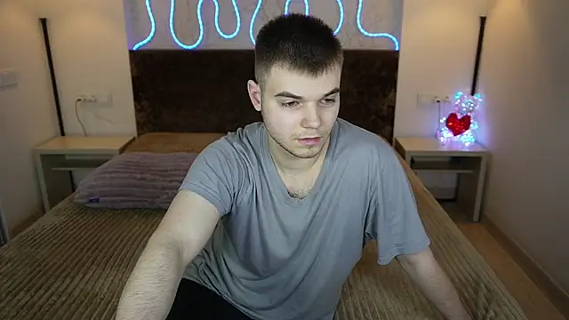 Snapshot of Vikki_George chatting on 12-01-25, 01:28 Vikki George online show from 12-01-25, 01:28