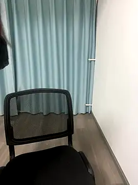 Snapshot of guagua6688 chatting on 10-12-25, 11:55 guagua6688 online show from 10-12-25, 11:55