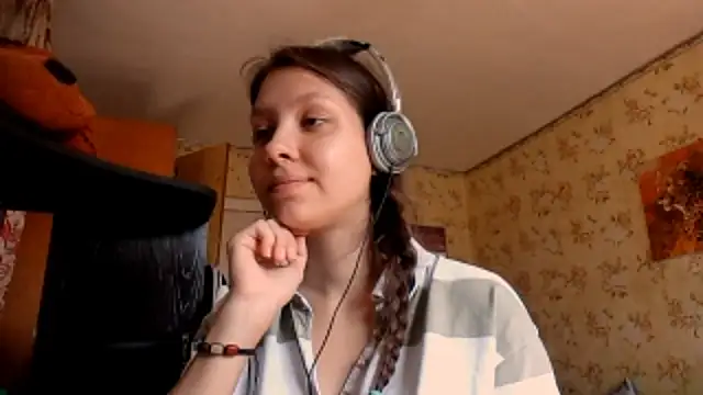 QutieDaSweet online show from 09-18-25, 07:22