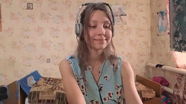 QutieDaSweet online show from 10-08-25, 06:26