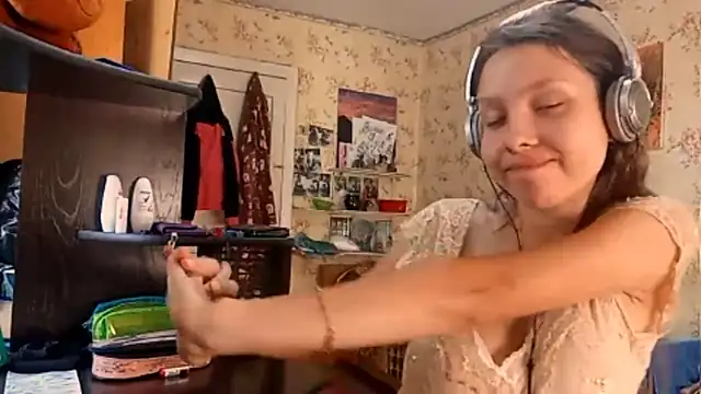 QutieDaSweet online show from 09-22-25, 06:08