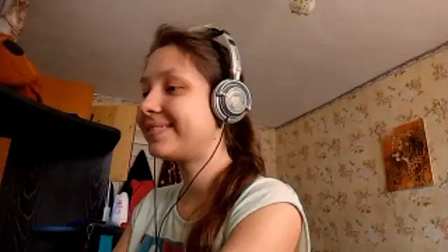 QutieDaSweet online show from 09-19-25, 07:12