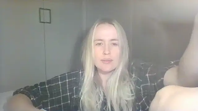 Snapshot of Frosian chatting on 10-09-25, 09:37 Frosian online show from 10-09-25, 09:37