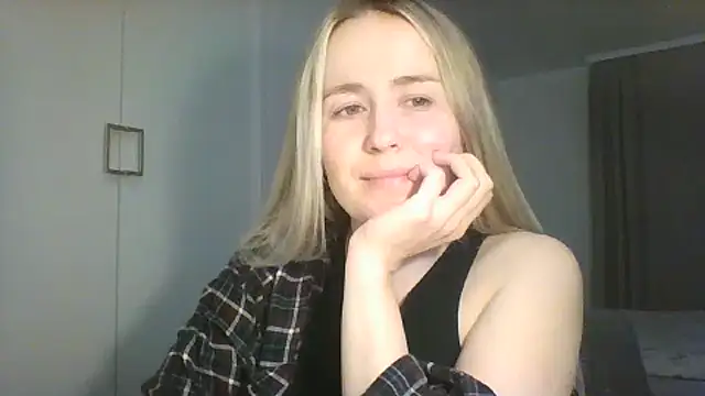 Snapshot of Frosian chatting on 10-18-25, 10:34 Frosian online show from 10-18-25, 10:34