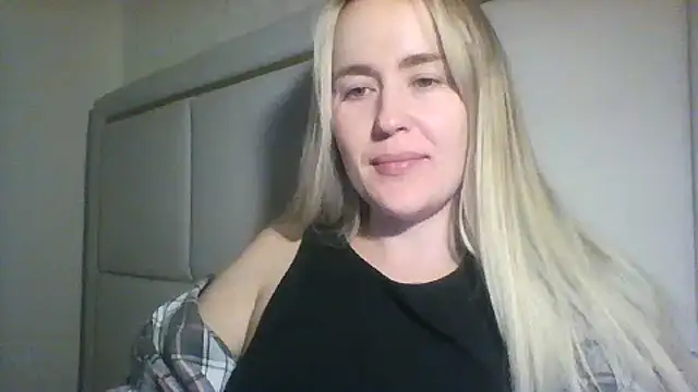 Snapshot of Frosian chatting on 10-04-25, 10:11 Frosian online show from 10-04-25, 10:11