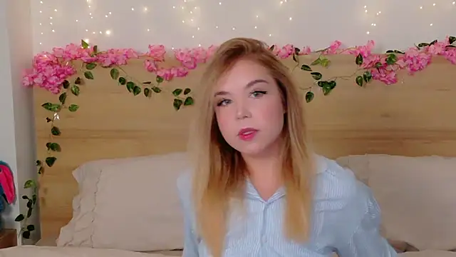 Lilith Bonheur online show from 10-29-25, 08:41