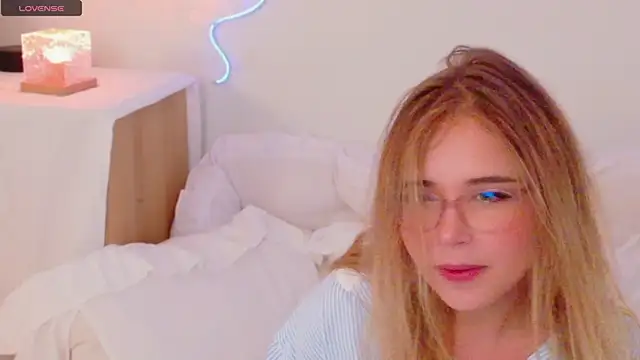 Lilith Bonheur online show from 12-02-25, 12:44