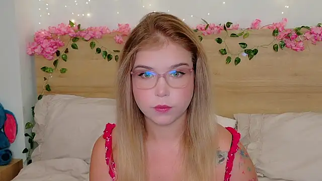 Lilith Bonheur online show from 11-06-25, 09:19