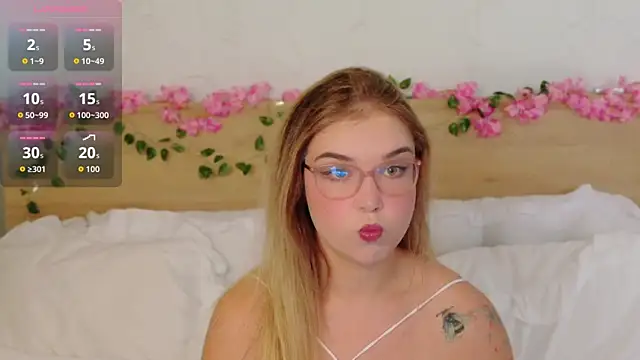 Lilith Bonheur online show from 12-16-25, 10:03