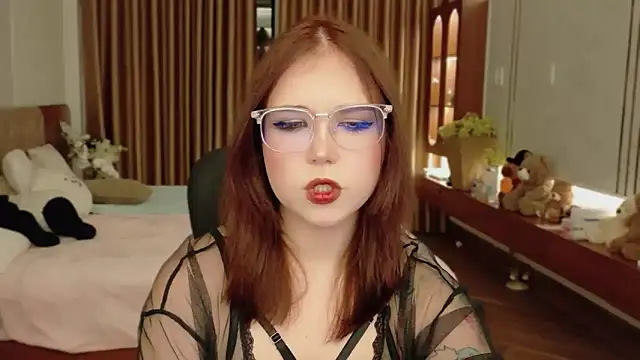 Lilith Bonheur online show from 05-13-26, 08:27